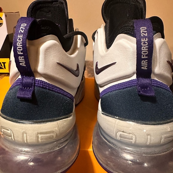 Nike Airforce 270 Carnivore’s - Picture 3 of 4